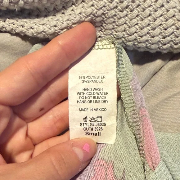 Hawaiian floral lei Jumpsuit - Picture 4 of 4